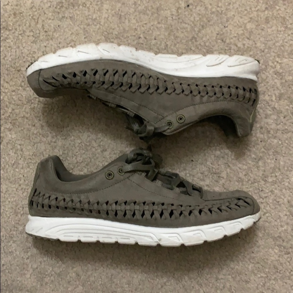Nike Mayfly Army Green Men’s Size 10